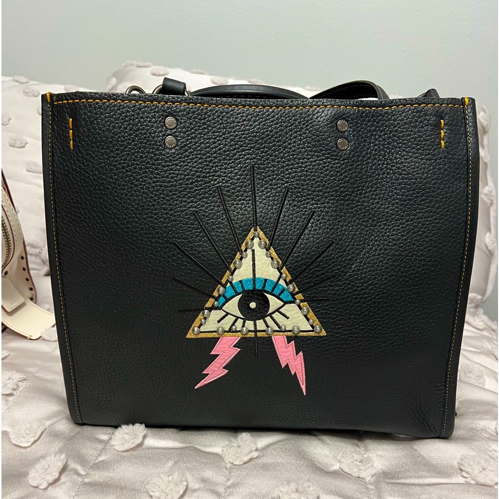 Coach Rogue 30 Pyramid Eye